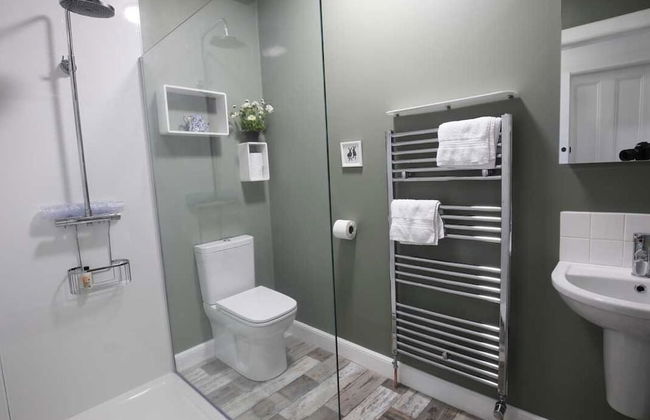 High Terrace Apartment - Photo 4
