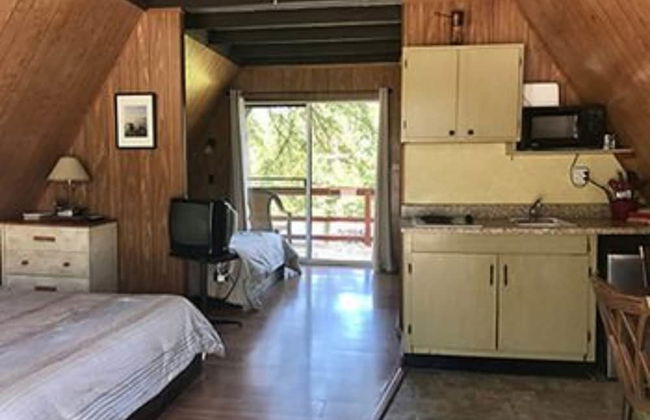 Calm Waters Cabin Resort - Foto 10