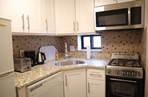 Photo 11 - Rittenhouse Suites