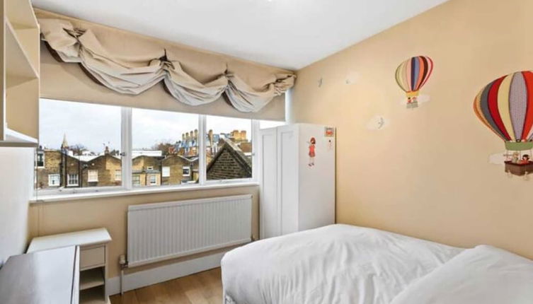 Photo 1 - Bright 2 Bedroom Near the Natural History Museum