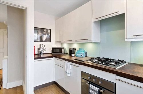 Photo 9 - Bright 2 Bedroom Near the Natural History Museum