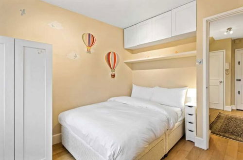 Foto 6 - Bright 2 Bedroom Near the Natural History Museum