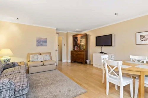 Photo 14 - Bright 2 Bedroom Near the Natural History Museum