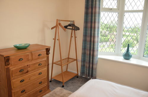 Photo 5 - Immaculate Inviting Light and Airy 2-bed Cottage