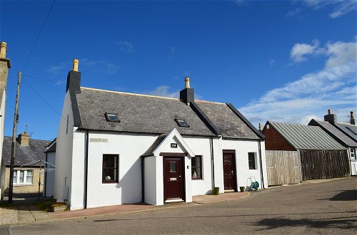 Photo 1 - 4-bed Cottage in Portknockie, Near Cullen, Moray