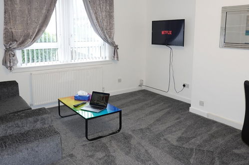 Photo 7 - One Bedroom Apartment by Klass Living Serviced Accommodation Blantyre - Welsh Drive Apartment with Wifi