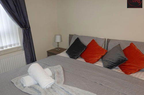 Photo 3 - One Bedroom Apartment by Klass Living Serviced Accommodation Blantyre - Welsh Drive Apartment with Wifi