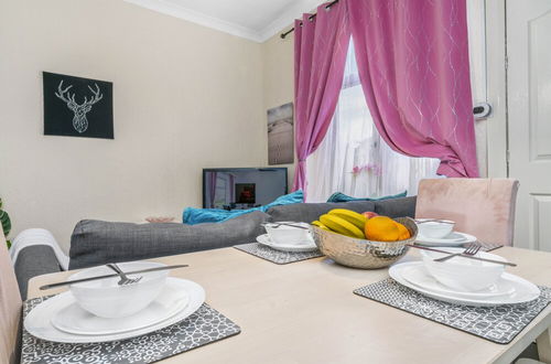 Photo 14 - One Bedroom Apartment by Klass Living Serviced Accommodation Bellshill - Elmbank Street Apartment with WIFI and Parking