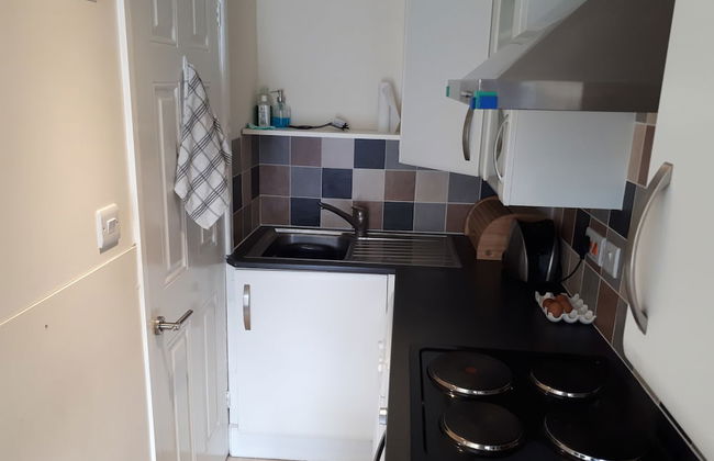 1 Bed Flat - Sleeps 2 - Pets - Garden - Parking - Foto 4