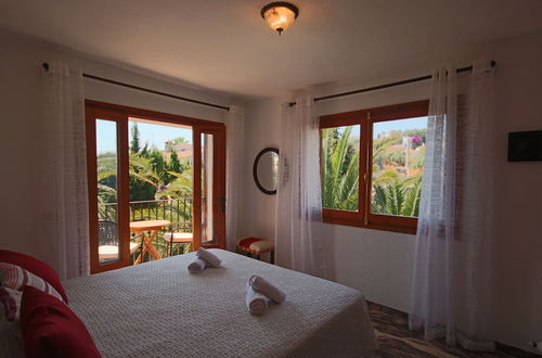 Foto 5 - Only 100m to the Beach! Spacious Villa With Private Pool - 12 People