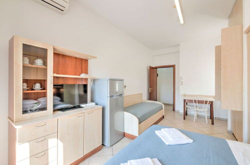 Foto 14 - Modern Apartment in Rimini With Balcony
