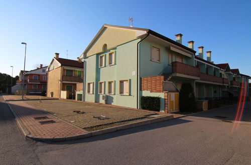 Photo 10 - Sun Drenched Residence with Pool in Rosolina Mare