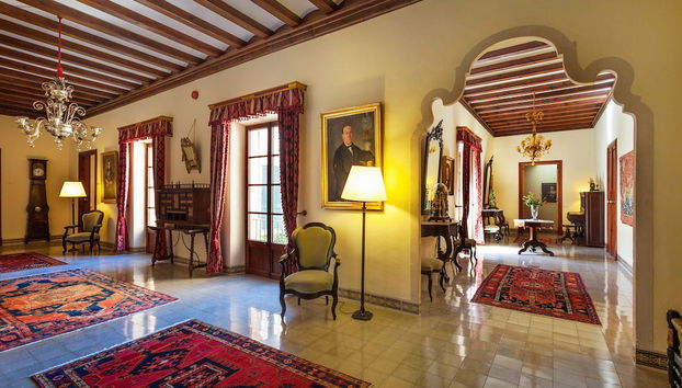 Coin salon dans le hall
