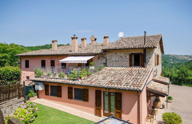 Pet-friendly Villa With Pool - Photo 1