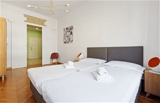 Photo 2 - Roomy Apartment Duomo & San Babila
