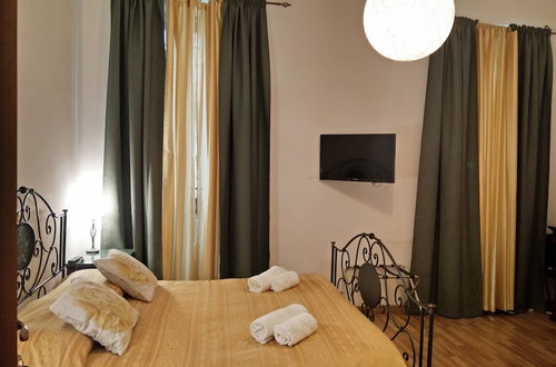 Photo 6 - Rome Center Rooms