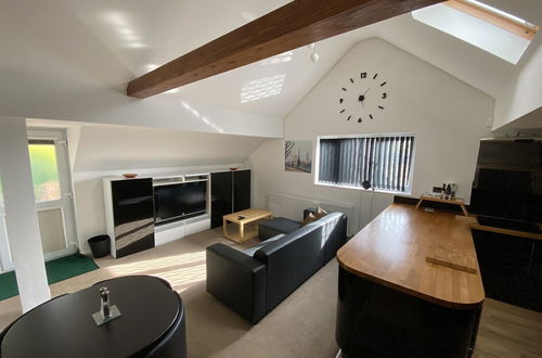 Photo 9 - Spacious One Bed Deluxe Apartment in Daventry