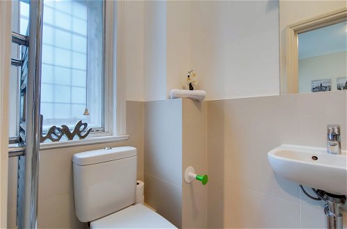 Photo 13 - Modern 2 Bed & 2 Bath- Leicester Square