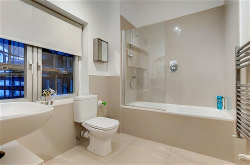 Photo 15 - Modern 2 Bed & 2 Bath- Leicester Square