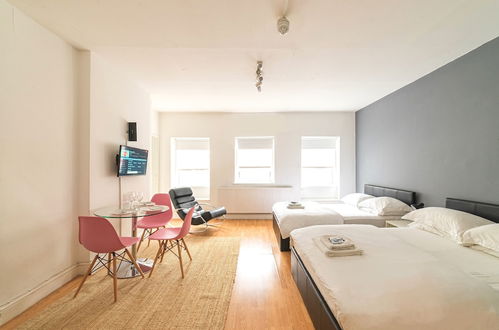 Foto 1 - Spacious Studio Apartment Soho Square