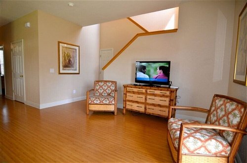 Photo 11 - 3500cal Stunning Town Home In Regal Plams