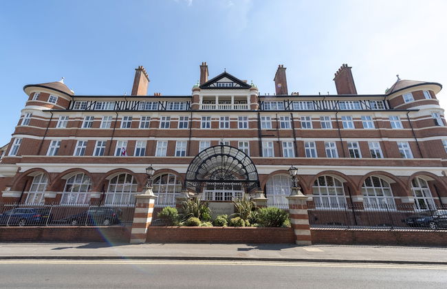 Stunning one Bedroom Apartment in Bournemouth - Photo 10
