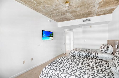 Photo 9 - Spacious 3-Bedroom in the Heart Miami