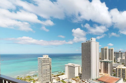 Foto 39 - Artsy 32nd Floor Condo with Modern Furnishings & Gorgeous Ocean Views by Koko Resort Vacation Rentals
