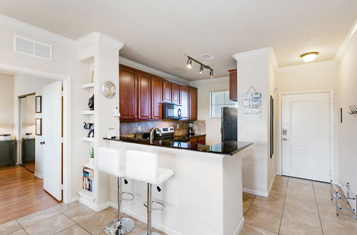 Photo 13 - 3 Bed 3 Bath Pool View High End Corner Condo