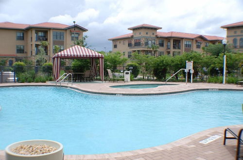 Photo 42 - 3 Bed 3 Bath Pool View High End Corner Condo