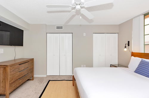 Photo 14 - Dharma Home Suites Coral Gables at Gables Grand Plaza