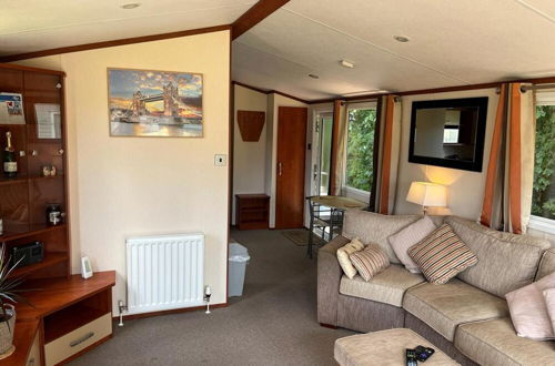 Photo 10 - Spacious 2 bed Holiday Home Entertainment on Site