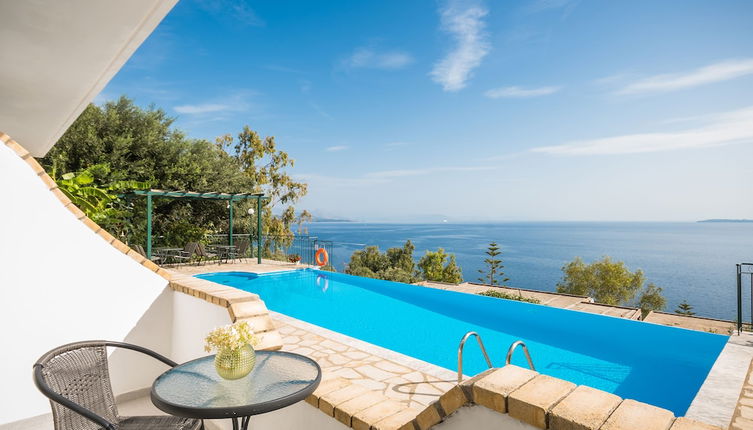 Foto 1 - Four-Bedroom Villa Eleni by Konnect, with Private Pool & Stunning Seaview