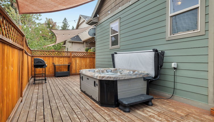 Photo 1 - Hot-tub, Pet-friendly, 30 min to Mt Bachelor