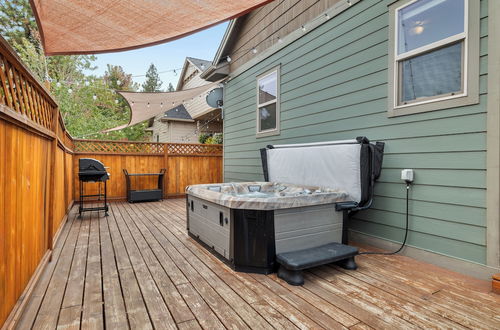 Photo 1 - Hot-tub, Pet-friendly, 30 min to Mt Bachelor