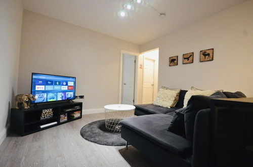 Photo 12 - Remarkable 3-bed Ground Floor Apartment - Coventry