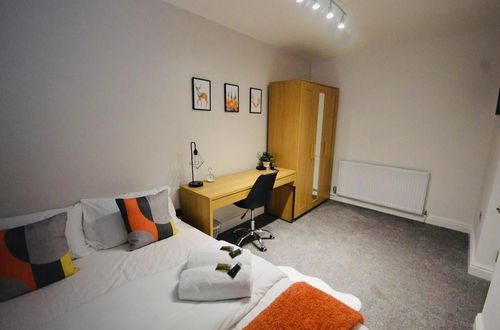 Photo 3 - Remarkable 3-bed Ground Floor Apartment - Coventry