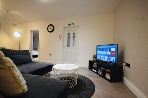 Foto 13 - Remarkable 3-bed Ground Floor Apartment - Coventry