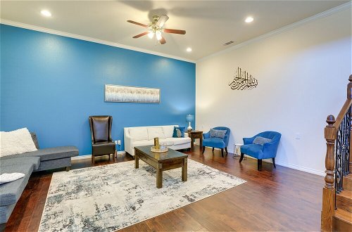 Photo 15 - Family-friendly Irving Townhome w/ Yard