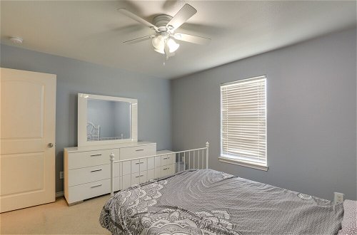 Photo 14 - Family-friendly Irving Townhome w/ Yard