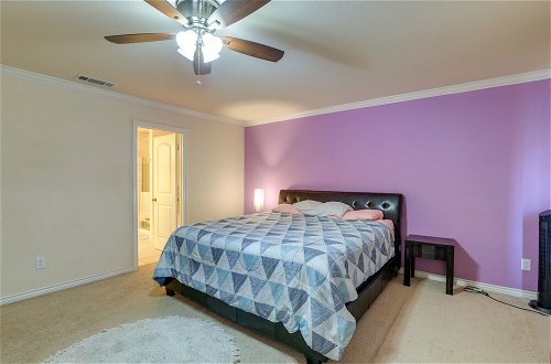 Photo 21 - Family-friendly Irving Townhome w/ Yard