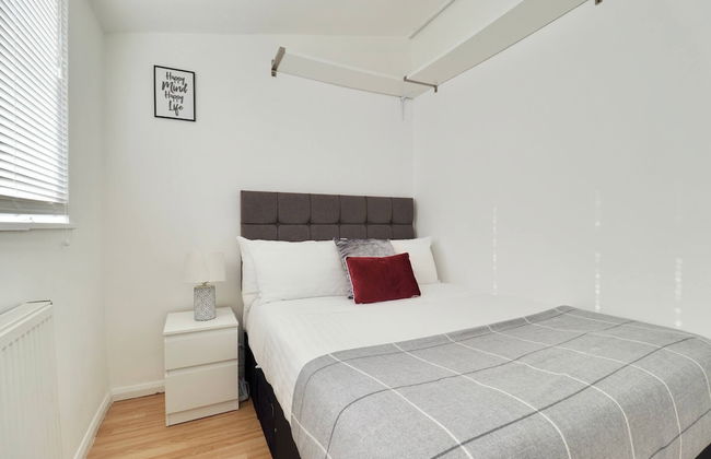 Skyvillion - Valley Way - 3bed House In Stevenage - Foto 2