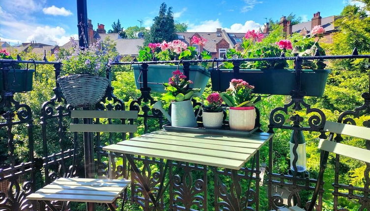 Photo 1 - Highgate Apartment With Balcony