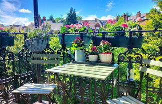 Photo 1 - Charming London With Balcony