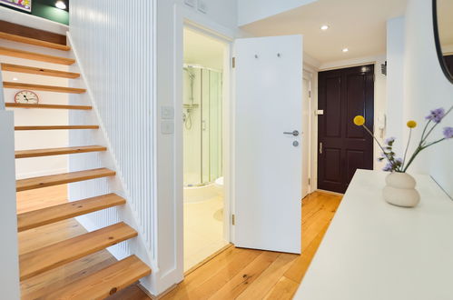 Foto 14 - Spacious West Hampstead Apartment by Concept Apartments