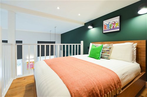 Photo 2 - Spacious West Hampstead Apartment by Concept Apartments