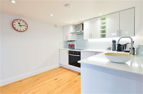 Foto 10 - Spacious West Hampstead Apartment by Concept Apartments