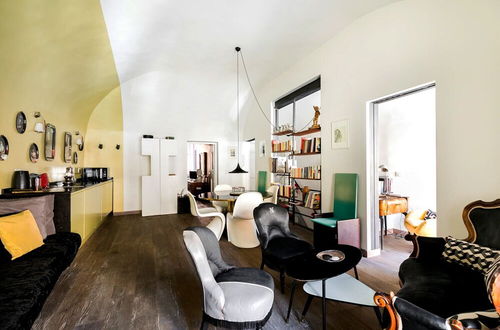 Photo 15 - Luxury Two Bedroom House Trastevere