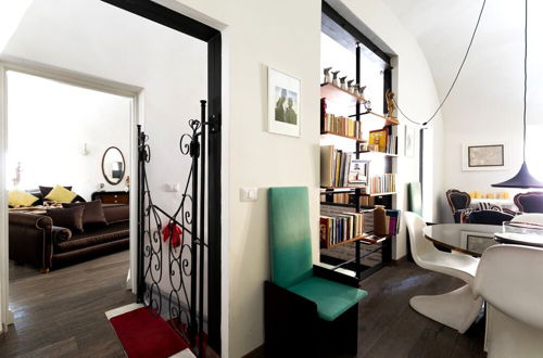 Photo 16 - Luxury Two Bedroom House Trastevere