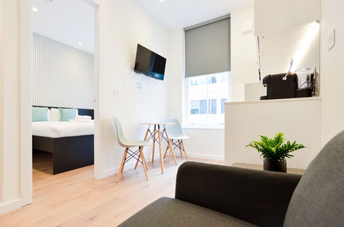 Photo 17 - Regents Serviced Apartments by Concept Apartments